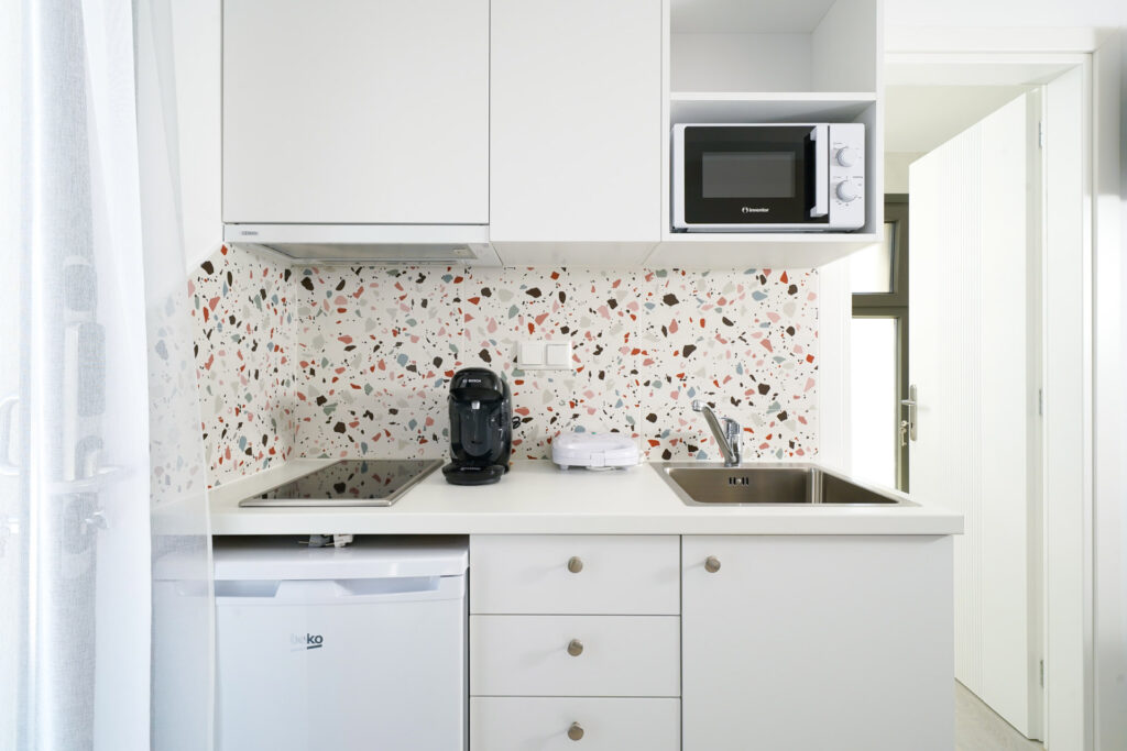 one-bedroom-apt-pool-view-6