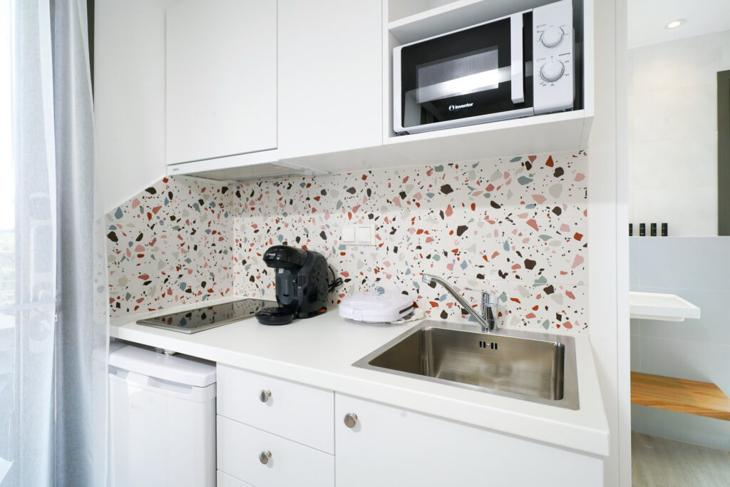 one-bedroom-apt-pool-view-7