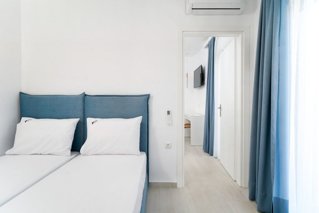 one-bedroom-apt-pool-view-9